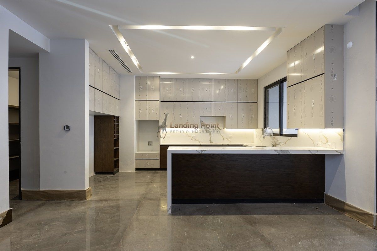 27 m de frente en La Herradura | Diseño bien resuelto + rooftop | 800 m² — fotografía 7