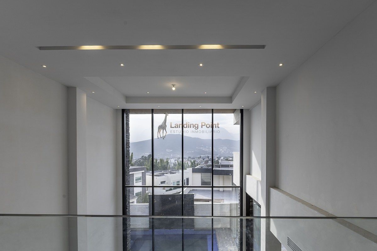 27 m de frente en La Herradura | Diseño bien resuelto + rooftop | 800 m² — fotografía 8
