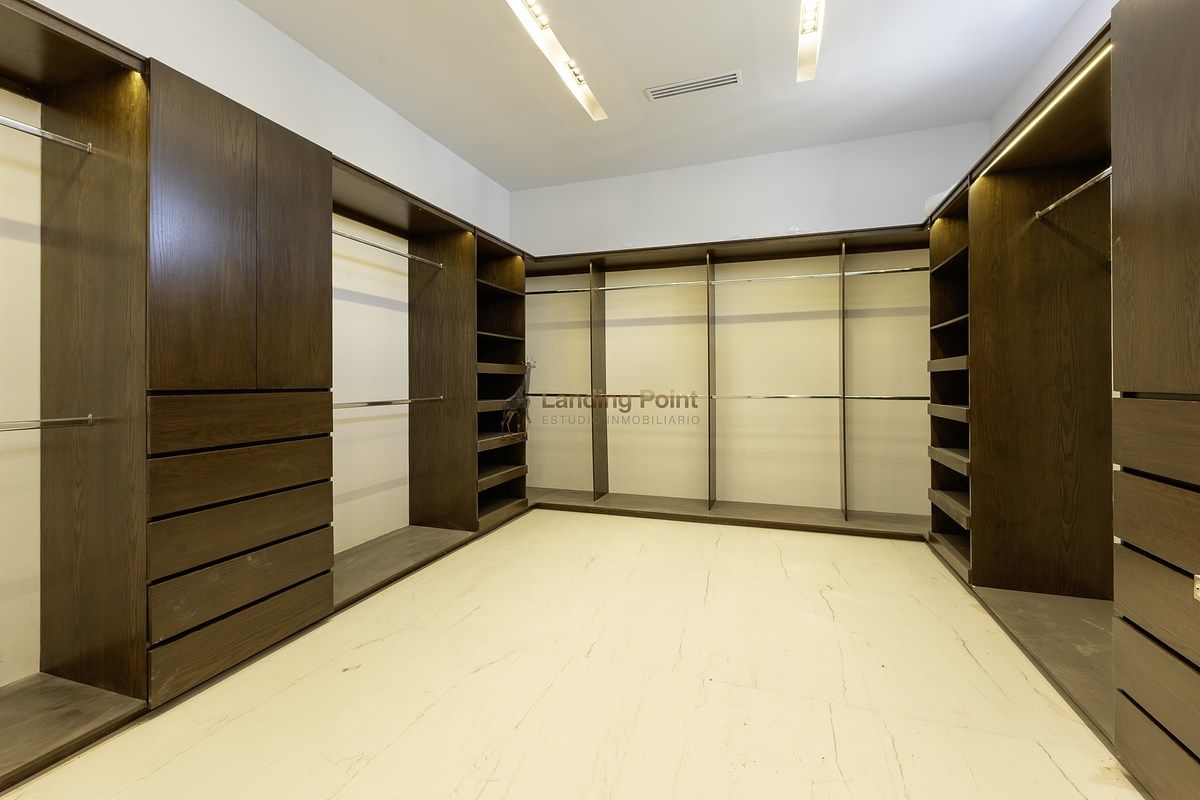 27 m de frente en La Herradura | Diseño bien resuelto + rooftop | 800 m² — fotografía 12