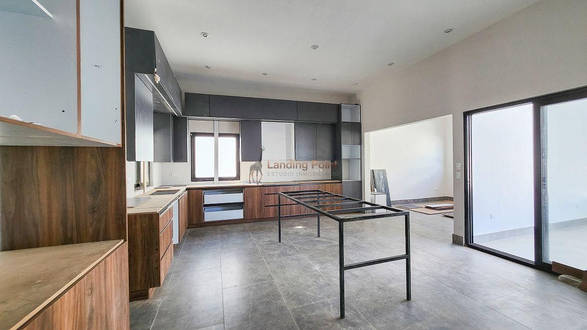 Casa Cima de la Montaña I frente 19 m I más de 100 m de patio I sótano y terraza — fotografía 6