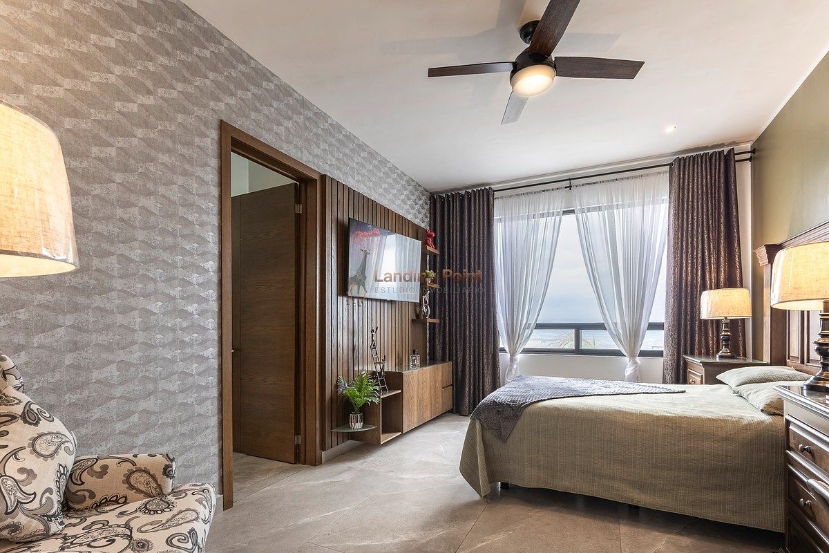 Casa con alberca | Habitación PB · Triple altura · Diagonal a parque — fotografía 8