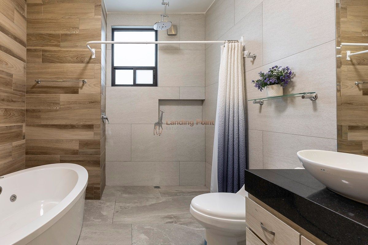 Casa con alberca | Habitación PB · Triple altura · Diagonal a parque — fotografía 12