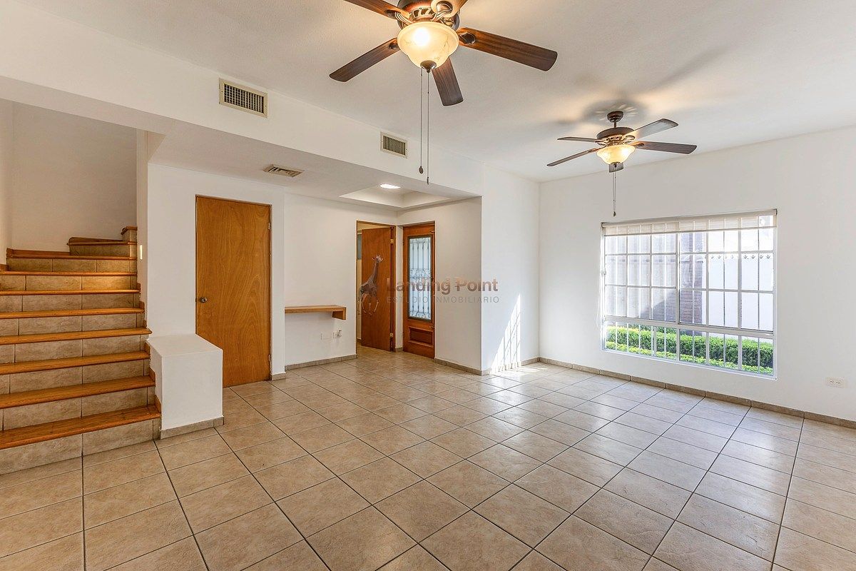 Casa en Venta Cumbres Elite 3er. Sector | Privada Almendros — fotografía 2