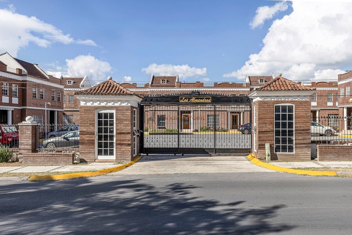 Casa en Venta Cumbres Elite 3er. Sector | Privada Almendros — fotografía 1