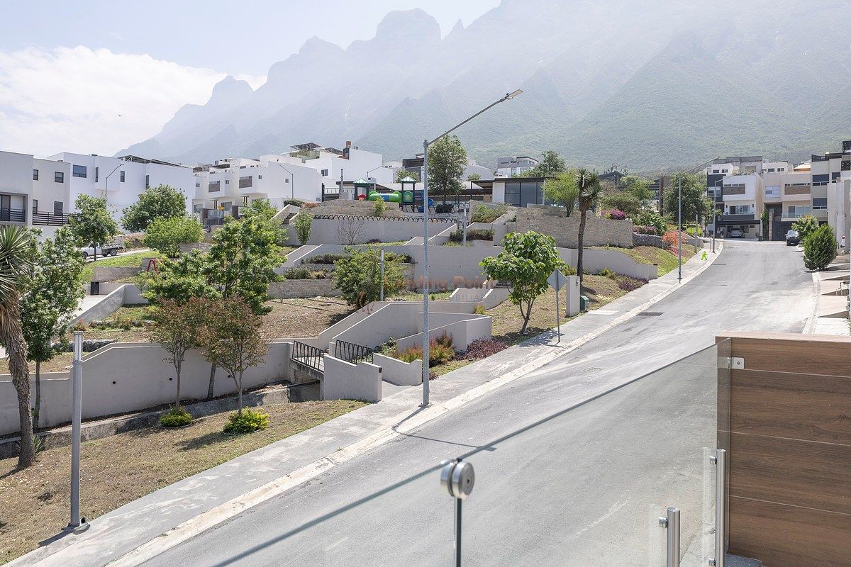 Casa en venta | Cumbres Elite Premier Alpes | Frente al parque | Sótano + Terraz — fotografía 8