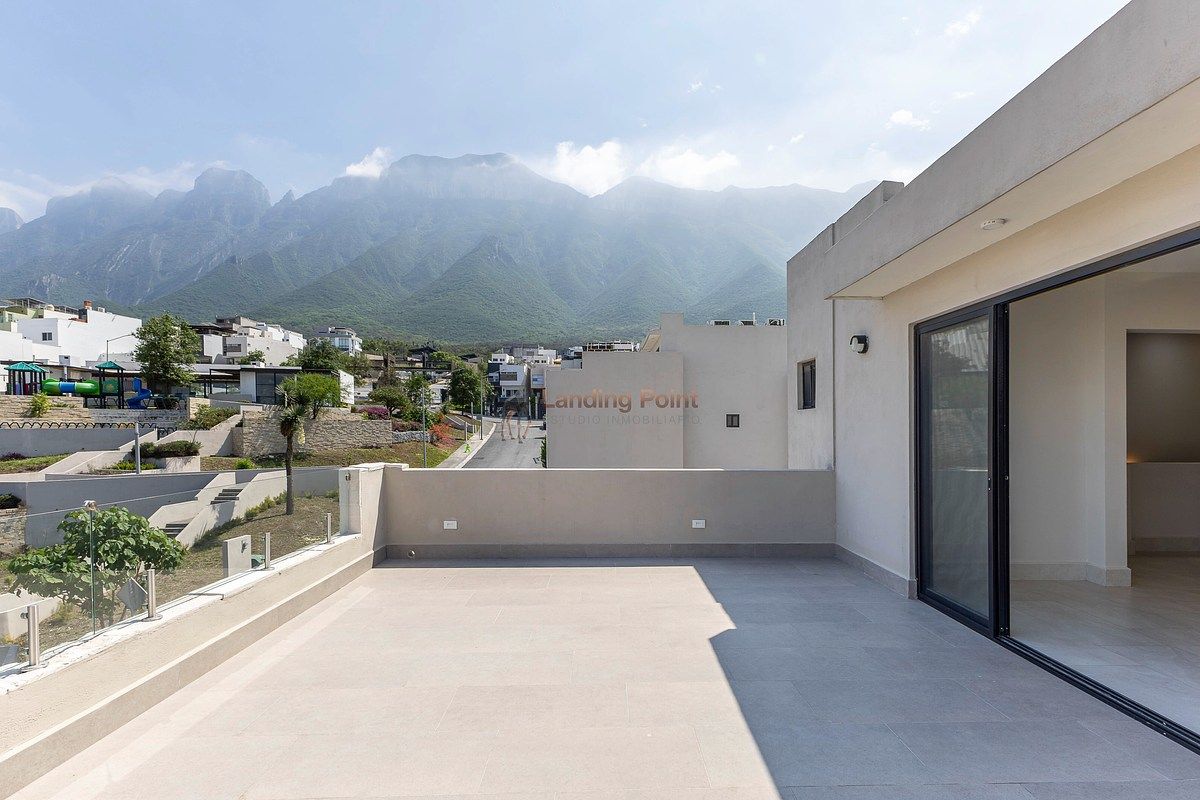 Casa en venta | Frente al parque | Roof Garden + Sótano | Cumbres Elite Premier — fotografía 7