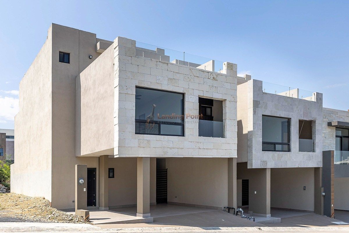 Casa en venta | Frente al parque | Roof Garden + Sótano | Cumbres Elite Premier — fotografía 1