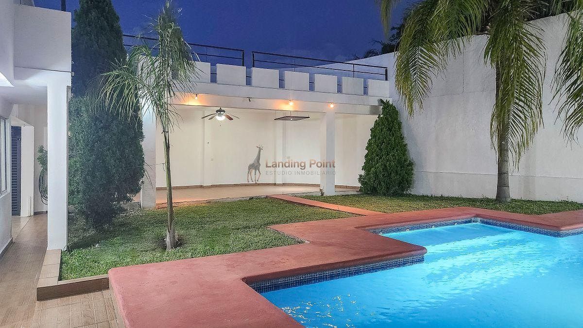 Casa en Venta Paseo de Cumbres | Terreno Doble en Esquina con Alberca y Terraza — fotografía 2