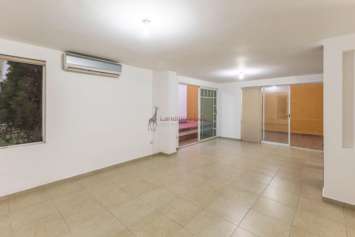 Casa en Venta Paseo de Cumbres | Terreno Doble en Esquina con Alberca y Terraza — fotografía 7