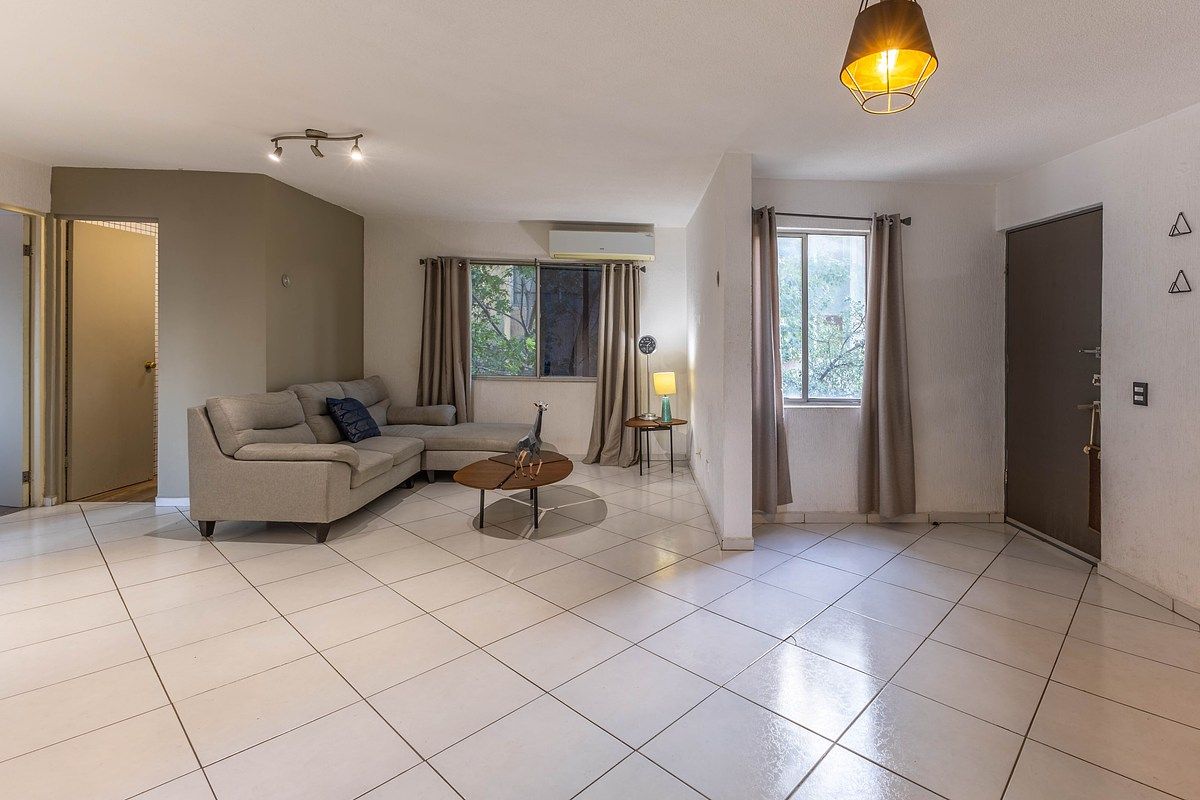 Departamento en venta | 3 recámaras remodelado | Altos de Cumbres — fotografía 2