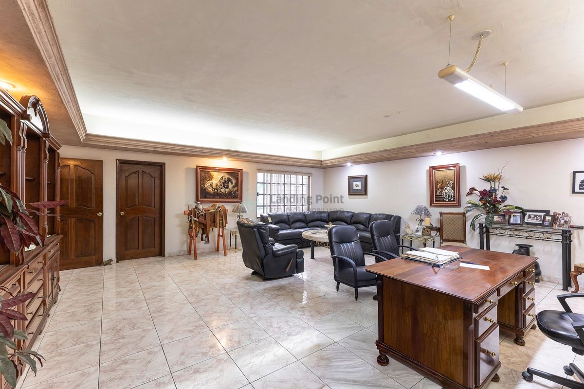 Propiedad en venta sobre Paseo de los Leones en Mitras Centro – 700 m² — fotografía 10