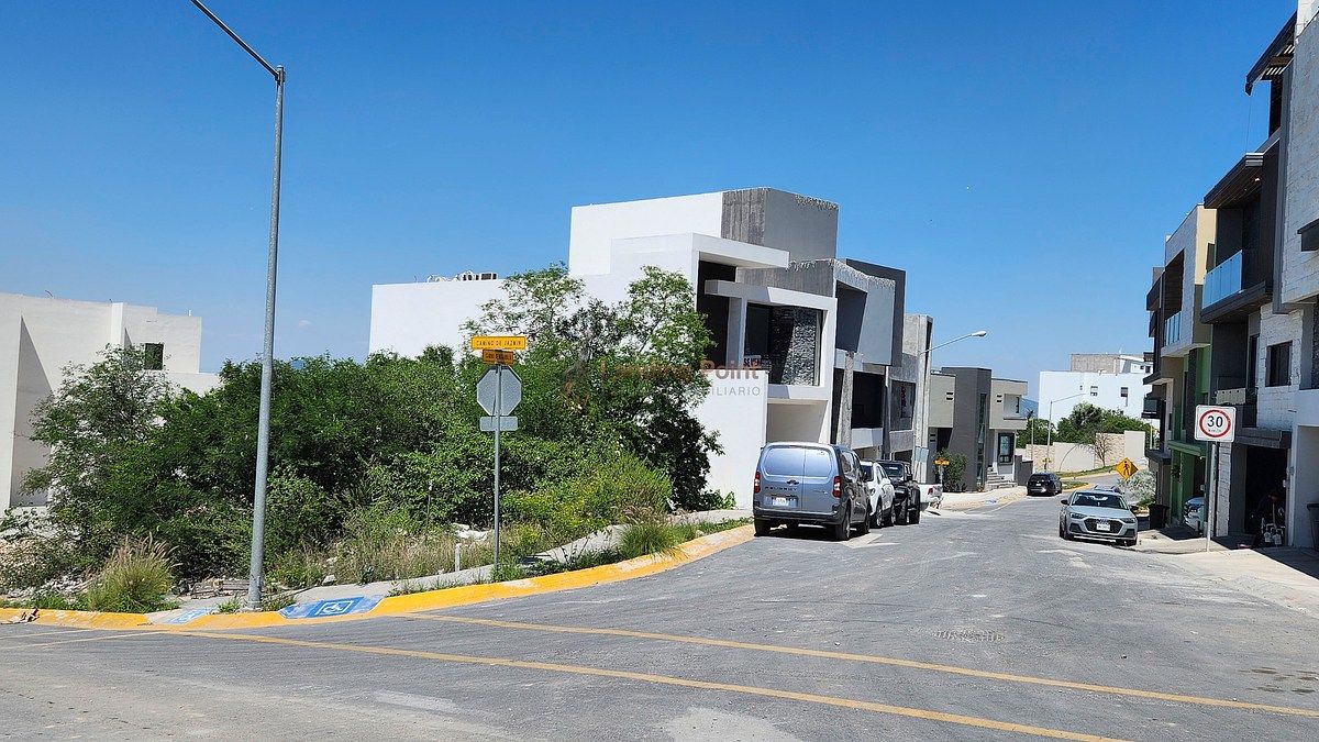 Terreno esquina cerca de 18 m de frente | Everest Cumbres Elite Premier Monterr — fotografía 1