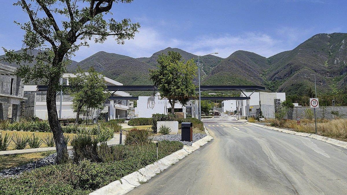 Terreno plano I Frente a Parque I Pedregal de la Montaña Nacional — fotografía 7