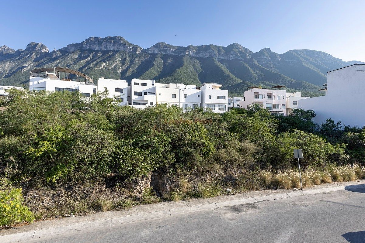 Terrenos Contiguos en Venta | Cumbres Elite Premier | Privada Vesubio | 150.43 — fotografía 1