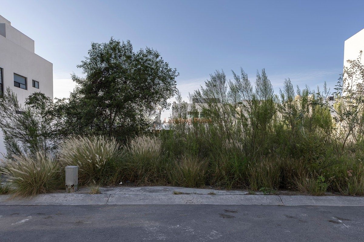 Terrenos en Privada Vesubio | Cumbres Elite Premier | Para construir o invertir — fotografía 10